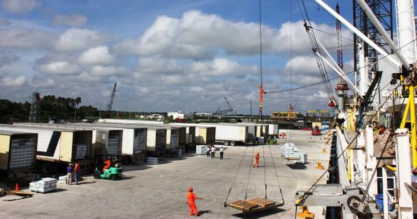 Continúan las exportaciones de plátano al mediterráneo a través del Puerto de Dos Bocas
