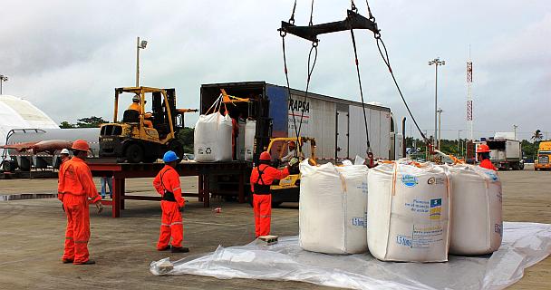 Al alza la exportación de azucar estándar a través del Puerto de Dos Bocas