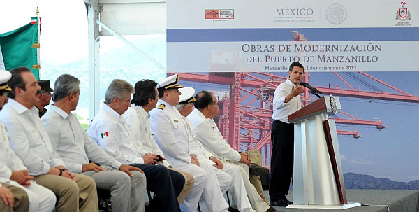 Miguel Angel Servín Hernández presente en evento de modernización en el Puerto de Manzanillo encabezado por el Presidente de la República Enrique Peña Nieto