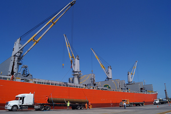 Recibe puerto Dos Bocas 3900 toneladas de tubería, para proyecto de construcción de plataformas marinas