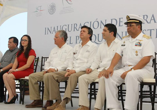 Lic. Guillermo Ruíz de Teresa en Puerto Dos Bocas