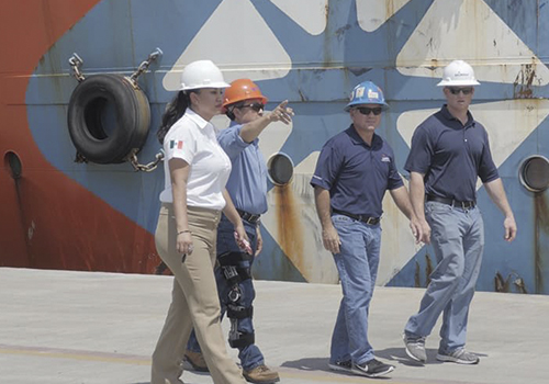 Ganadores de la Reforma Energetica visitan el Puerto de Dos Bocas