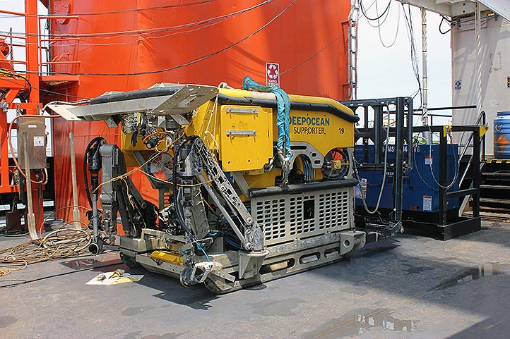 Arribó el buque multipropósito HOS IRON HORSE