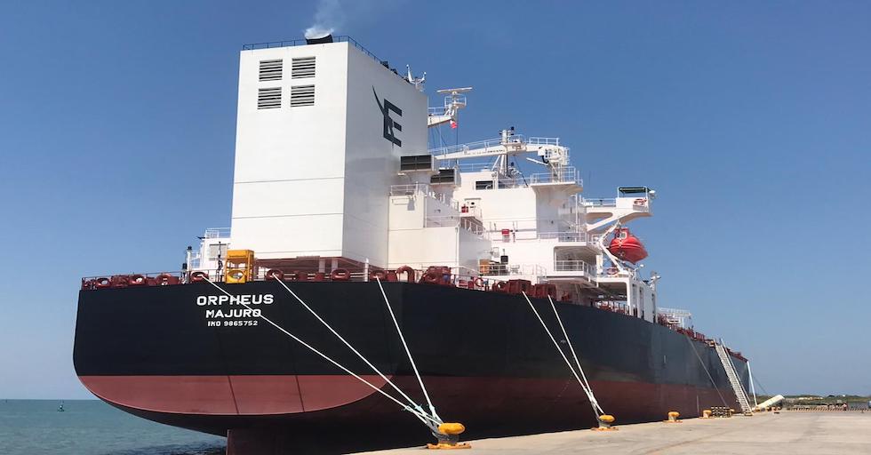 Arribo del Buque Orpheus al puerto Dos Bocas