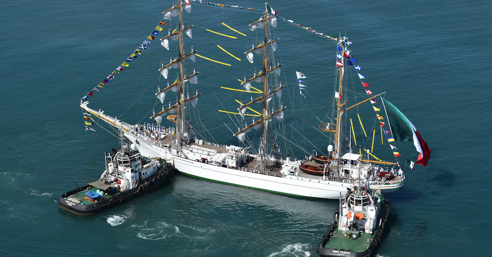 El buque escuela Cuauhtémoc arriba por primera vez al Puerto Dos Bocas