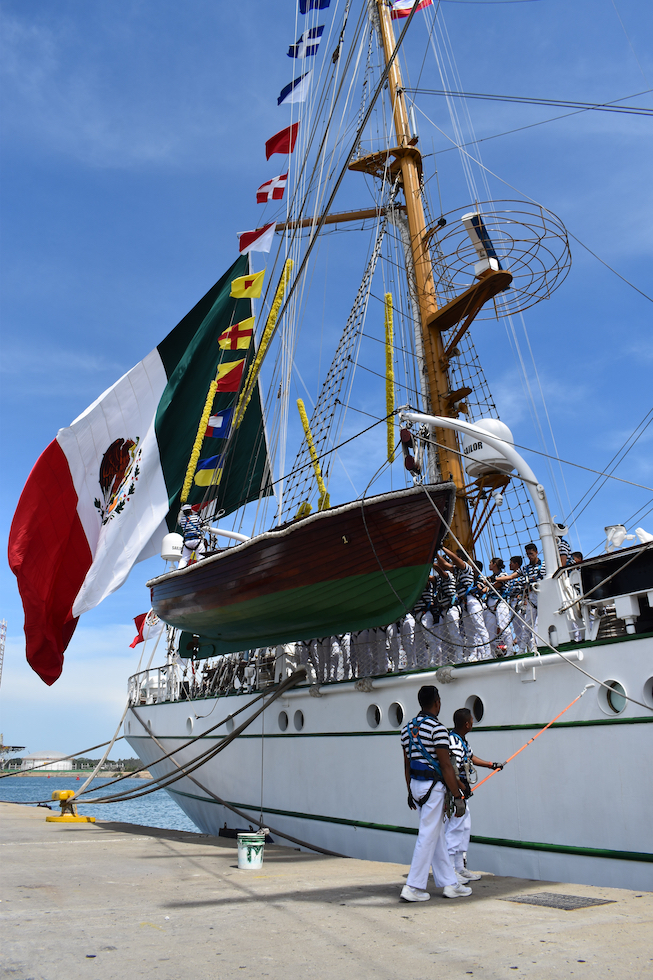 El buque escuela Cuauhtémoc arriba por primera vez al Puerto Dos Bocas