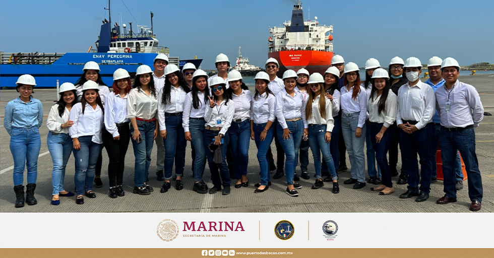 Estudiantes de la Universidad Mundo Maya visitan el Puerto Dos Bocas, fortaleciendo la relación Puerto-Ciudad.