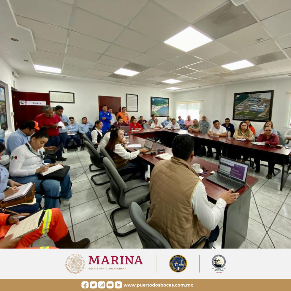 Prestadores de Servicios Portuarios de Dos Bocas participan en la capacitación del módulo 'FINANZAS' de la plataforma Puerto Inteligente Seguro (PIS).