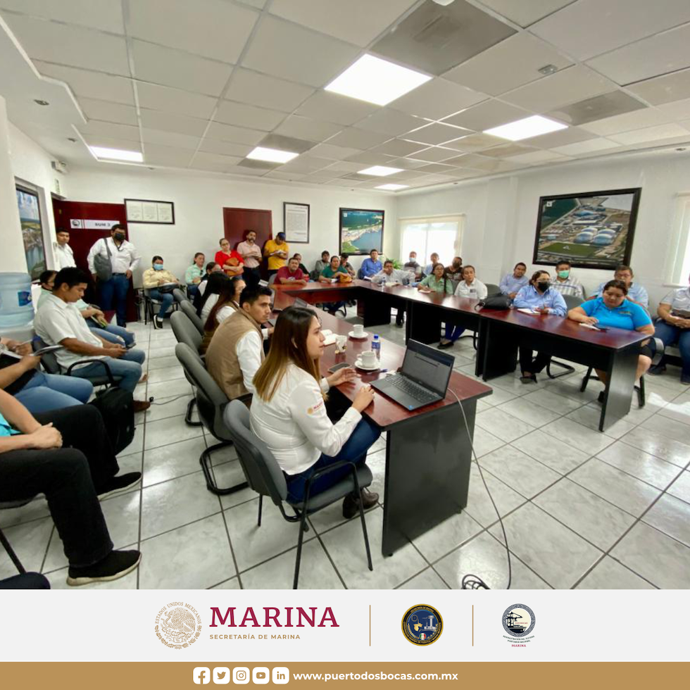 Prestadores de Servicios Portuarios de Dos Bocas participan en la capacitación del módulo 'FINANZAS' de la plataforma Puerto Inteligente Seguro (PIS).